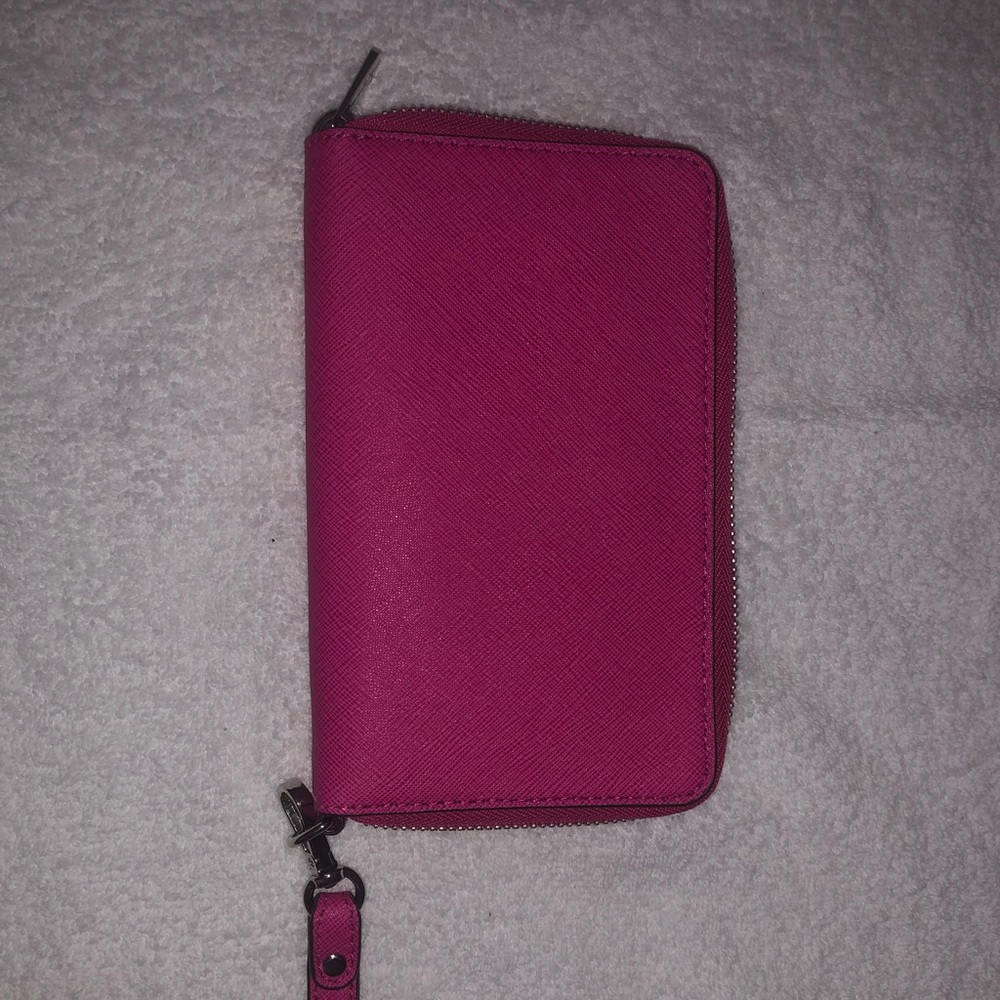 Michael Kors wristlet BRAND NEW - Picture 2 of 3